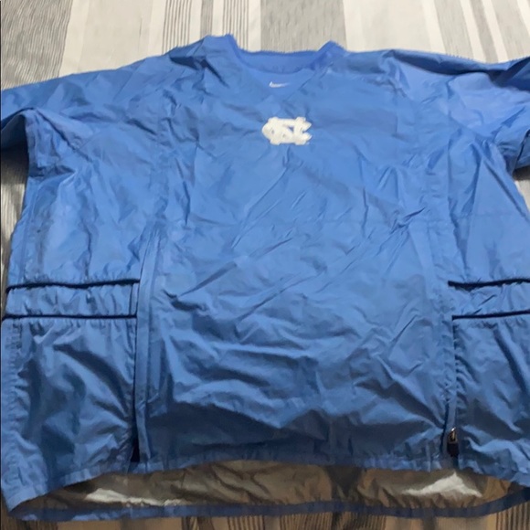 Nike North Carolina Tar Heels pull over - Picture 2 of 6